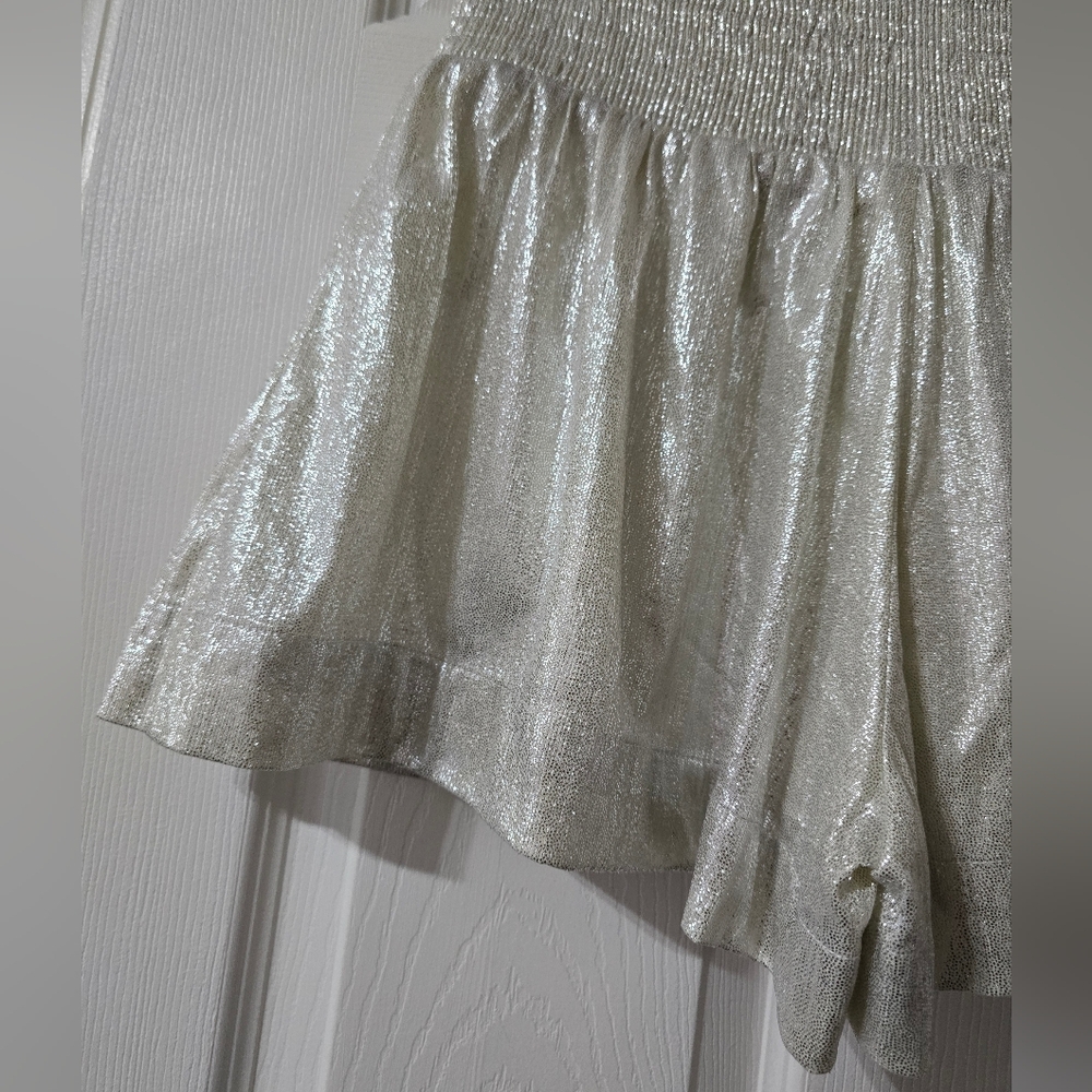 TCEC Smocked Waist Flowy Shorts, Pearly White w/Metallic Silver Accents, EUC! - Picture 8 of 11
